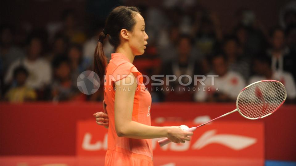 Zhao Yunlei memberi kode kepada Zhang Nan.